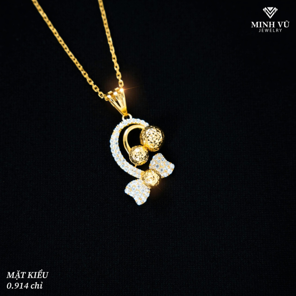 Mặt dây chuyền hình nơ