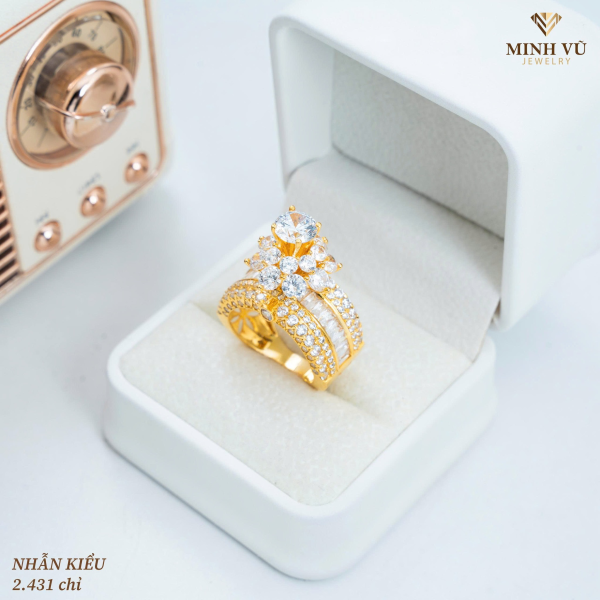 Nhẫn kiểu hột cao 